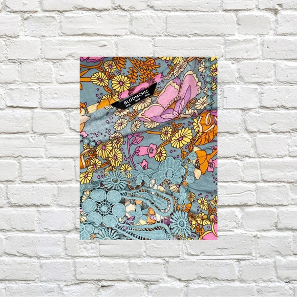 BloomChic Retro Floral Print Blouse - Picture 3 of 4